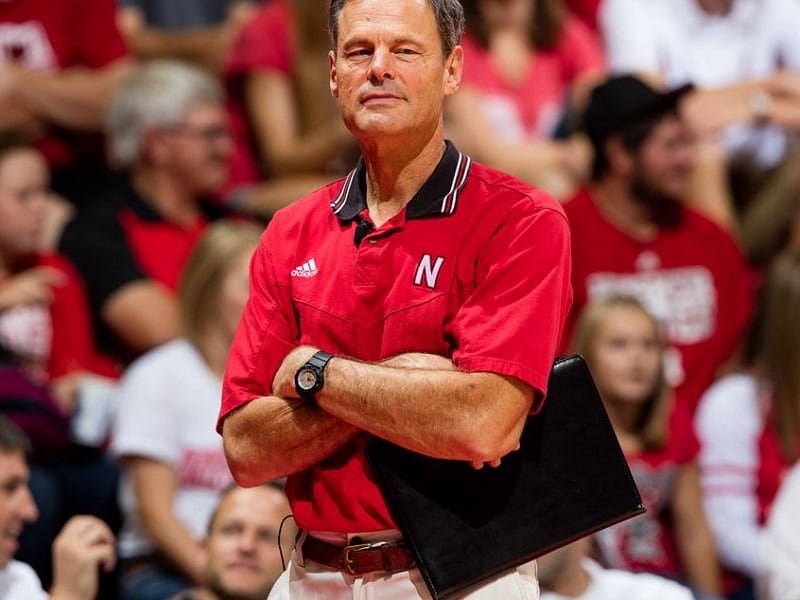 John Cook. Foto: Comunicaciones deportivas de la Universidad de Nebraska-Lincoln